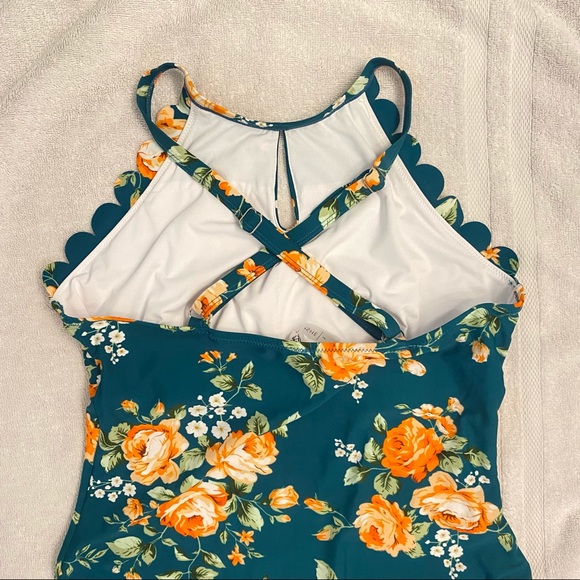 CUPSHE One Piece Bathing Suit - Picture 5 of 6